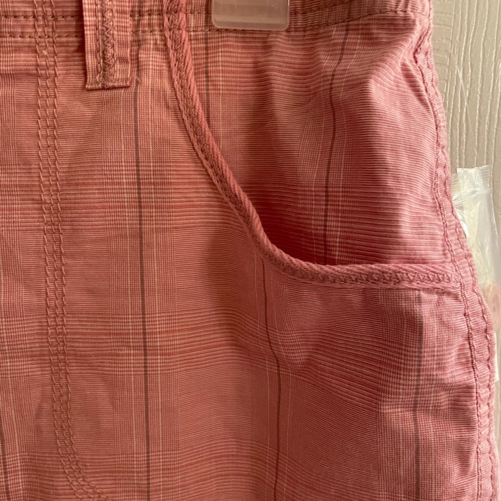 Shorts - Picture 7 of 9